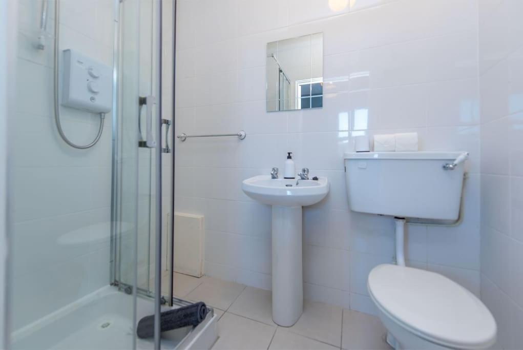 Clonbur House - Studio Village Apartment Голуэй Экстерьер фото